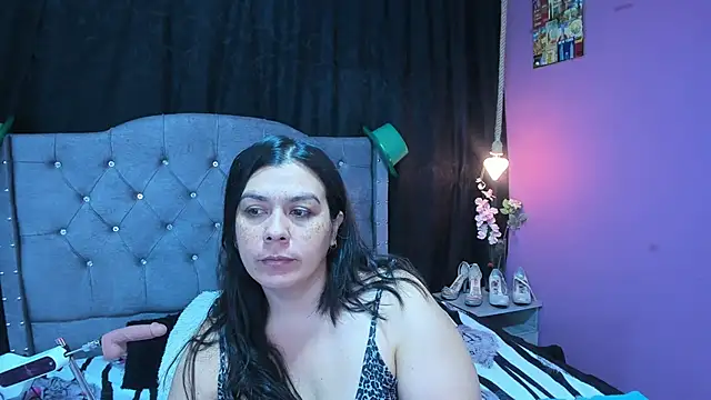 Snapshot of martina_foxy_ chatting on March 22, 12:04 pm martina foxy online show from March 22, 12:04 pm