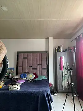 Snapshot of ivanna_rivera chatting on March 6, 6:59 pm ivanna rivera online show from March 6, 6:59 pm