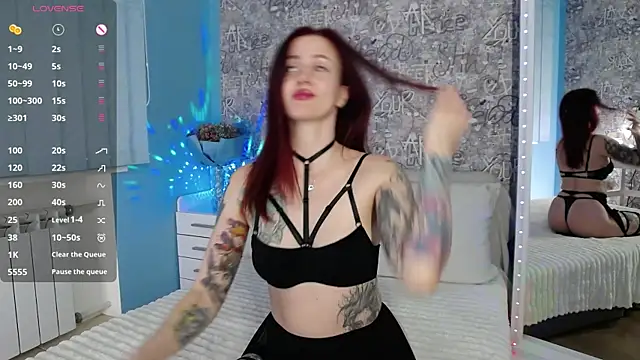 Snapshot of ElisaJane chatting on February 26, 10:20 pm ElisaJane online show from February 26, 10:20 pm