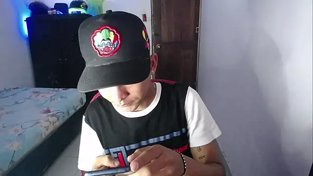 Sxntisaul   online show from February 9, 6:16 pm