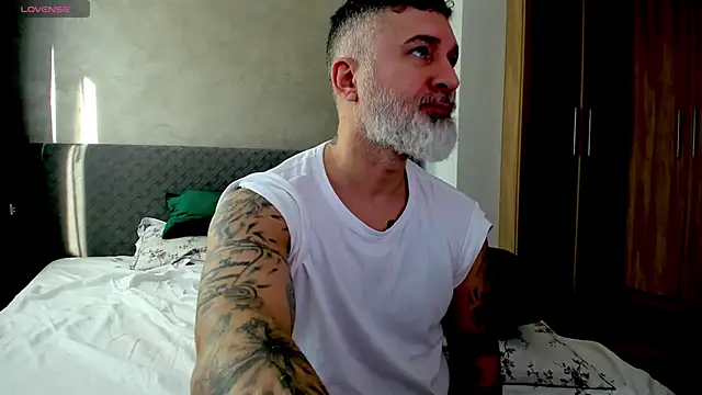 BlowMyXXL online show from March 20, 6:08 am