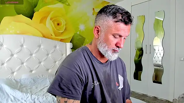 BlowMyXXL online show from November 6, 8:26 am