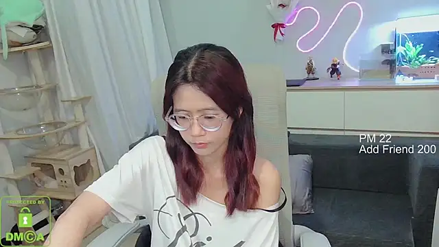 littlemiilk online show from May 18, 8:31 am