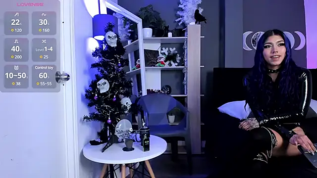 Raven Witch  online show from December 31, 8:02 pm