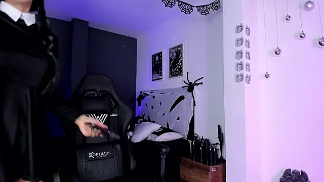 Raven Witch  online show from January 10, 6:09 pm