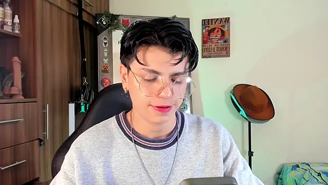 marckalexis online show from October 2, 6:59 pm