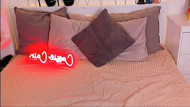 Snapshot of CassyCain chatting on March 12, 10:10 am CassyCain online show from March 12, 10:10 am