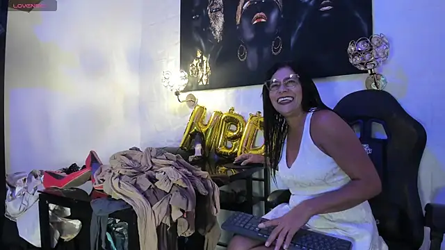 miss lucero1 online show from October 6, 8:28 pm