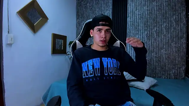 Mike 0233  online show from September 25, 3:43 am