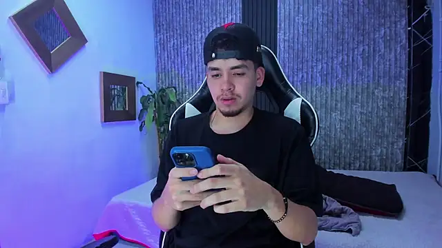 Mike 0233  online show from January 17, 4:17 am