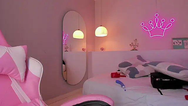 violeth hill online show from February 1, 2:05 am