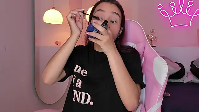 violeth hill online show from February 7, 4:06 am