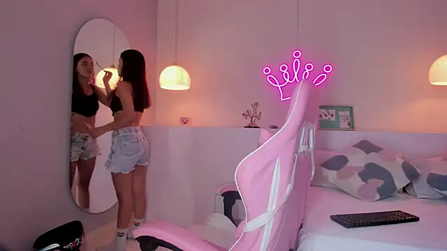 violeth hill online show from February 9, 8:56 pm