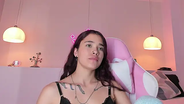 violeth hill online show from February 11, 1:41 am