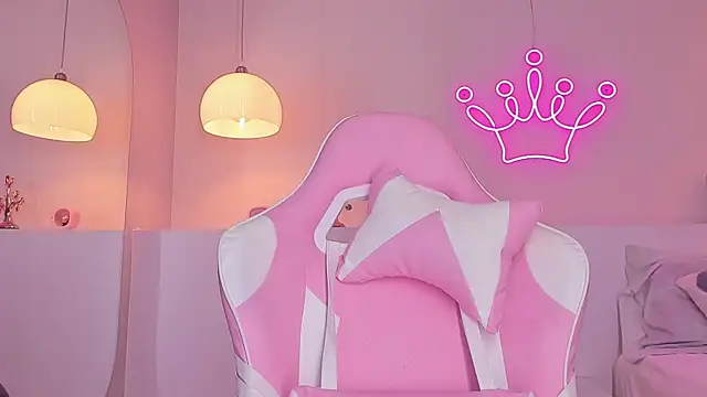 violeth hill online show from February 11, 11:12 pm