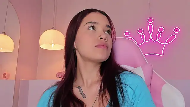 violeth hill online show from February 15, 8:33 pm