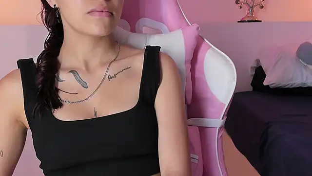 violeth hill online show from February 22, 8:09 pm