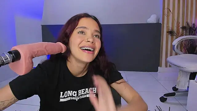 violeth hill online show from March 6, 11:42 pm