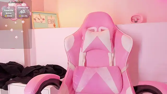 violeth hill online show from October 9, 6:39 pm