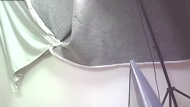 carolinesampaio online show from March 7, 5:06 pm