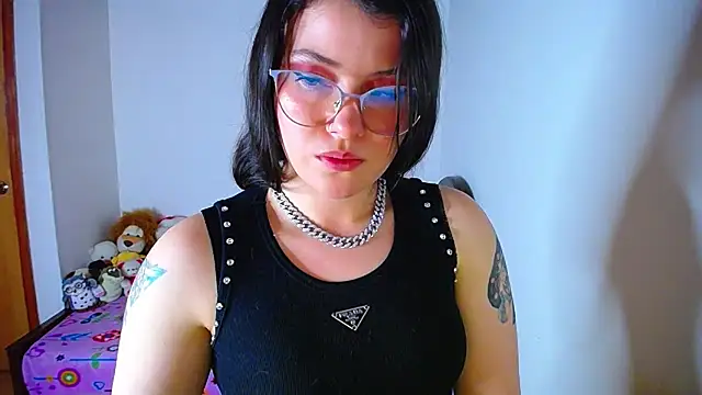 juli05star20 online show from October 5, 1:04 am