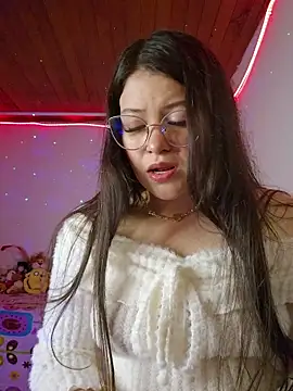 juli05star20 online show from June 14, 10:23 pm