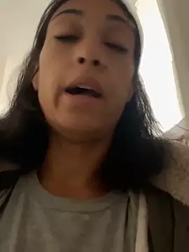 starrynikki online show from December 9, 6:25 pm