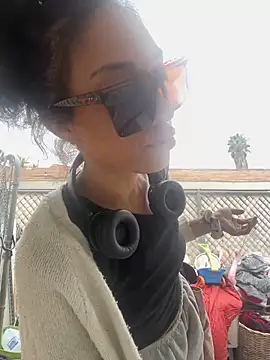 starrynikki online show from February 11, 7:05 pm