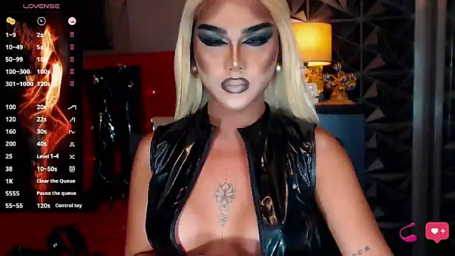 Snapshot of NatalyaFox chatting on February 15, 6:44 am NatalyaFox online show from February 15, 6:44 am