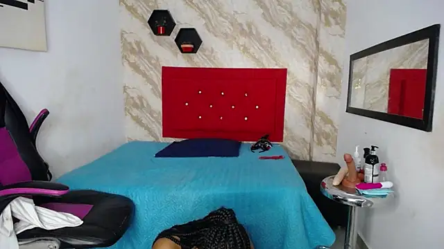 issa  love online show from January 8, 2:08 pm