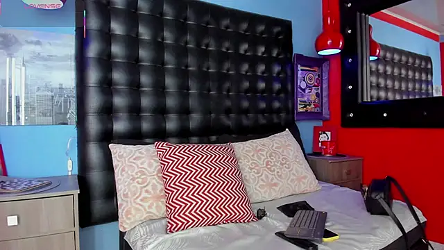 Snapshot of CloeRodriguez chatting on November 14, 9:24 pm CloeRodriguez online show from November 14, 9:24 pm