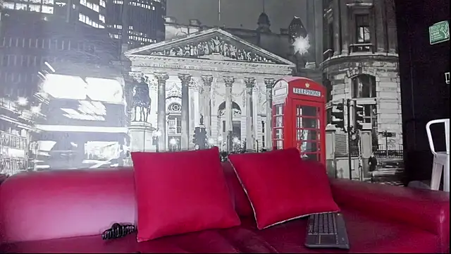 Snapshot of CloeRodriguez chatting on December 19, 3:19 pm CloeRodriguez online show from December 19, 3:19 pm