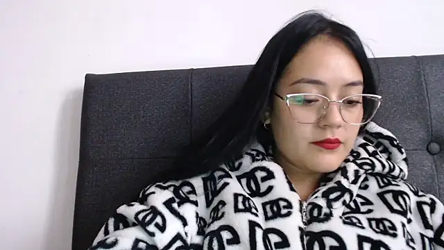 Snapshot of Alisha_99 chatting on February 14, 12:46 pm Alisha 99 online show from February 14, 12:46 pm