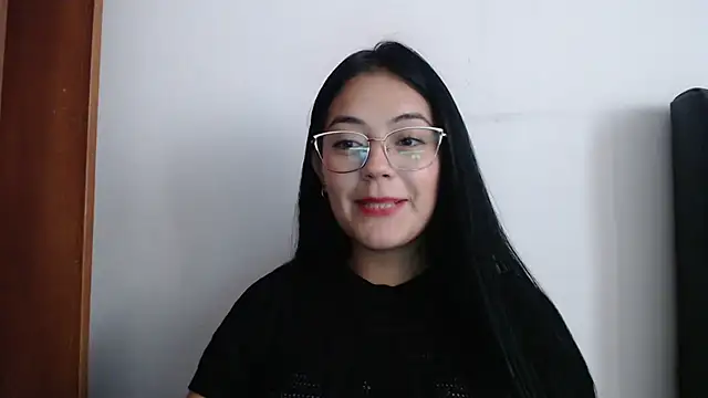 Snapshot of Alisha_99 chatting on February 17, 10:38 pm Alisha 99 online show from February 17, 10:38 pm