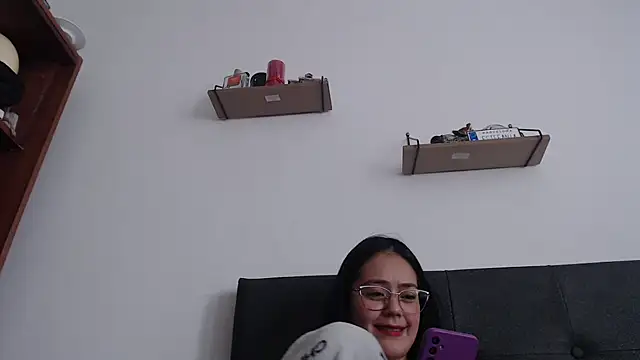 Snapshot of Alisha_99 chatting on March 22, 6:33 pm Alisha 99 online show from March 22, 6:33 pm