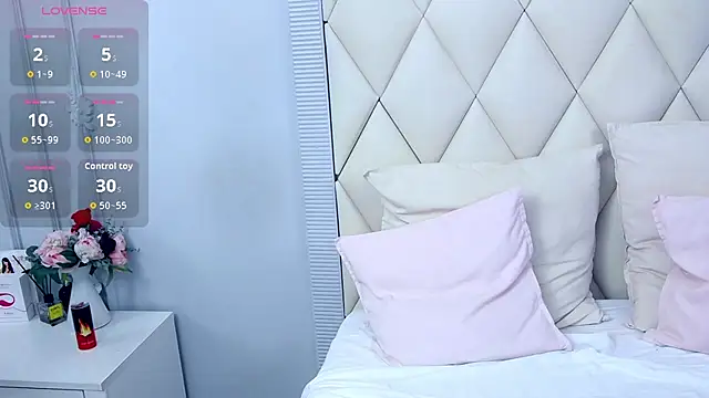 GinaBear online show from October 3, 6:16 pm