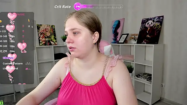 Snapshot of Megan_Violer chatting on February 12, 5:19 pm Megan Violer online show from February 12, 5:19 pm