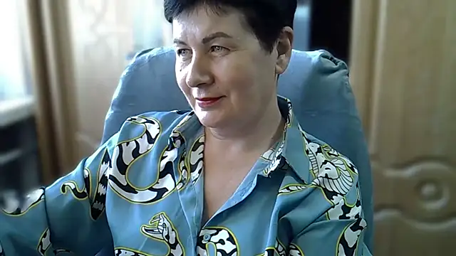 NicoleOlla online show from February 4, 8:35 am