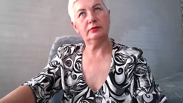 NicoleOlla online show from September 26, 1:53 am