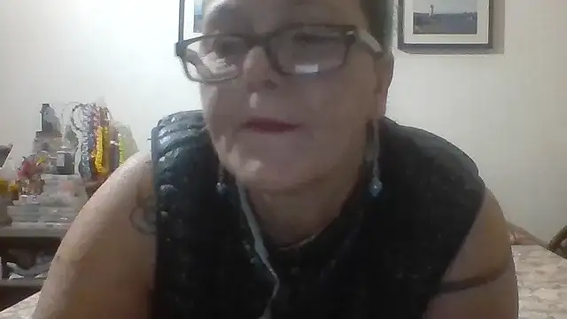 Snapshot of brasiliana49 chatting on May 2, 3:44 am brasiliana49 online show from May 2, 3:44 am