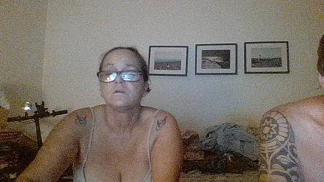 Snapshot of brasiliana49 chatting on August 6, 10:55 pm brasiliana49 online show from August 6, 10:55 pm