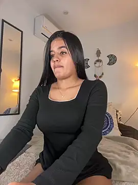 EmelyRogers online show from March 17, 6:21 pm