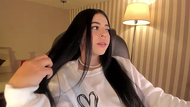 Maaiitee online show from November 24, 1:44 pm