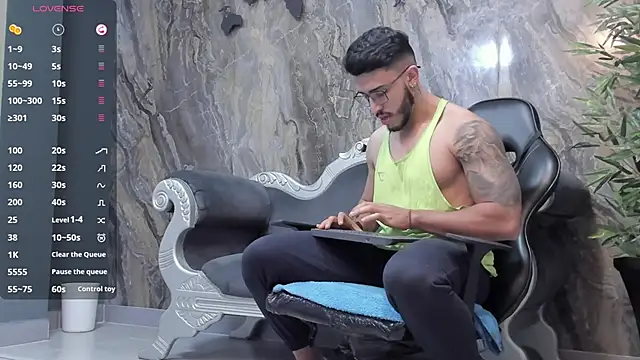 Liam Kleiin online show from January 11, 11:45 am