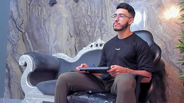 Liam Kleiin online show from February 4, 11:38 am