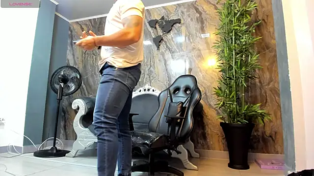 Liam Kleiin online show from February 13, 11:28 am