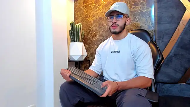 Liam Kleiin online show from September 21, 3:24 pm