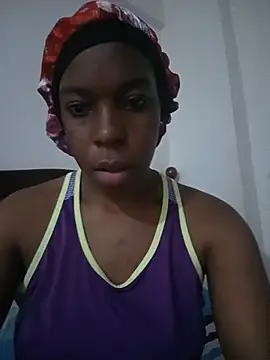 Snapshot of vanillacutie chatting on June 23, 5:33 pm vanillacutie online show from June 23, 5:33 pm