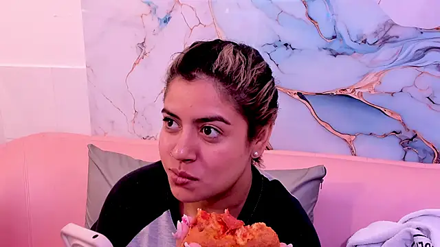 taylor cupper online show from November 8, 3:39 am