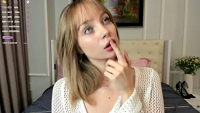  LISA BABYMETAL  online show from December 20, 8:10 am